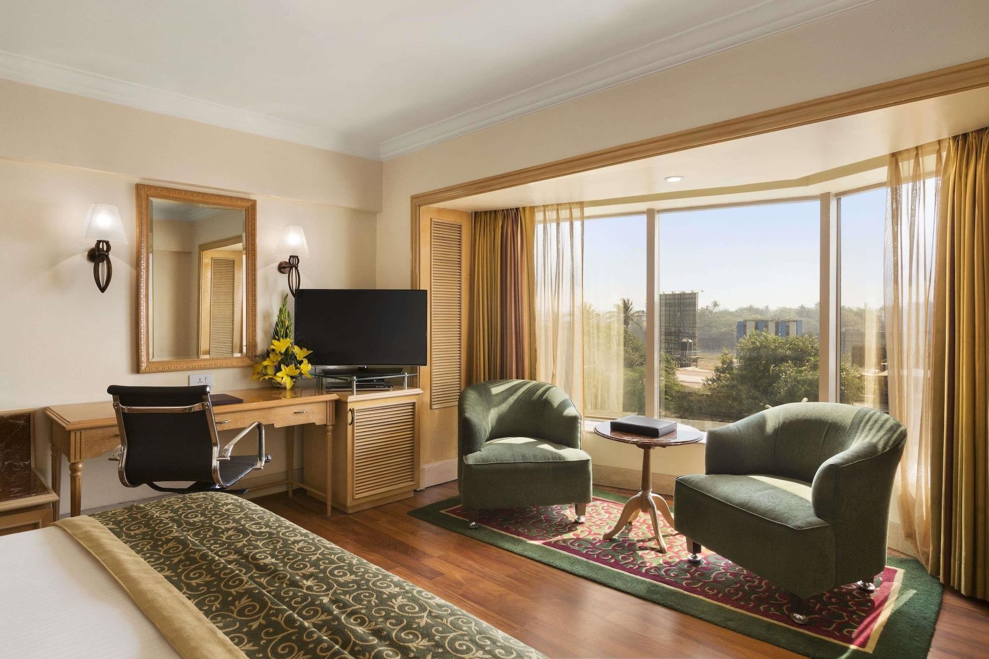 Ramada Plaza By Wyndham Palm Grove Hotel Mumbai Kültér fotó A room at the Taj Bengal