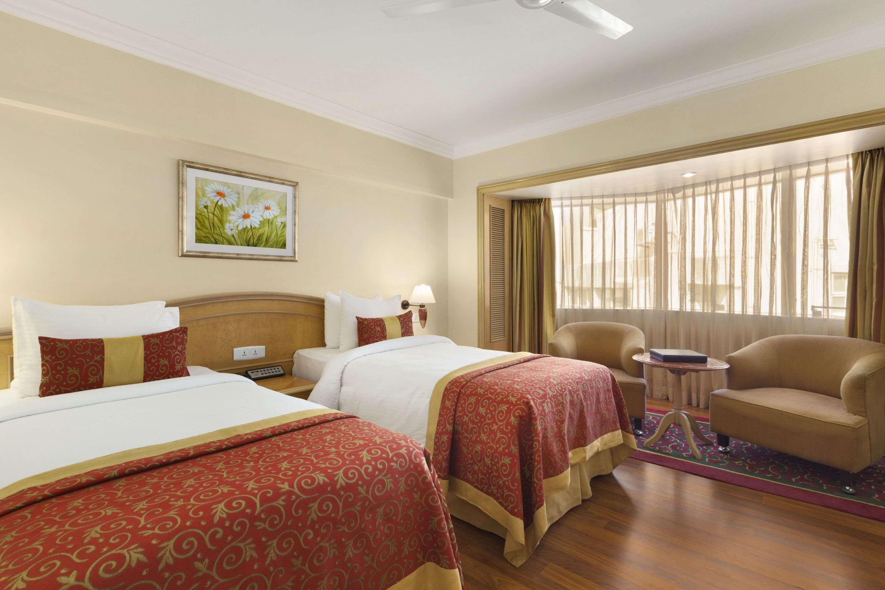Ramada Plaza By Wyndham Palm Grove Hotel Mumbai Kültér fotó A room at the Taj Bengal