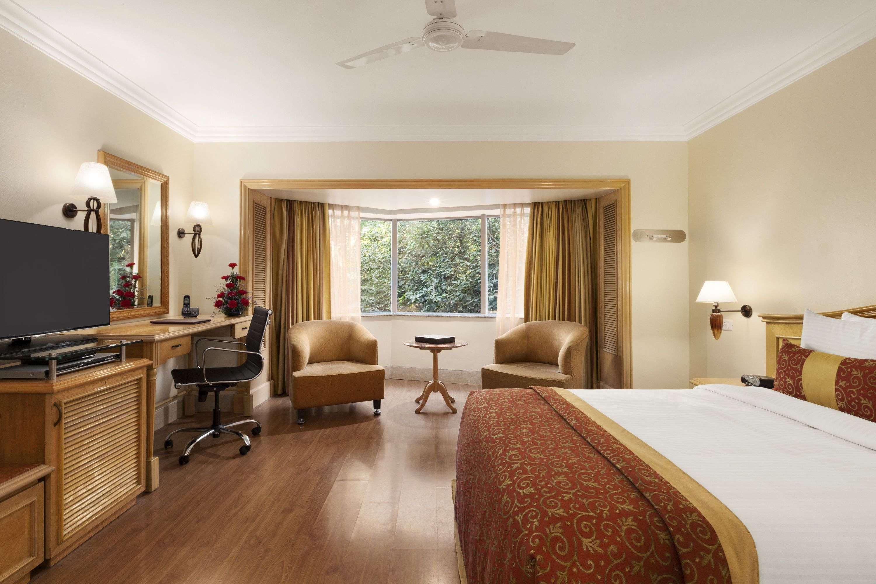 Ramada Plaza By Wyndham Palm Grove Hotel Mumbai Kültér fotó A room at the Taj Bengal