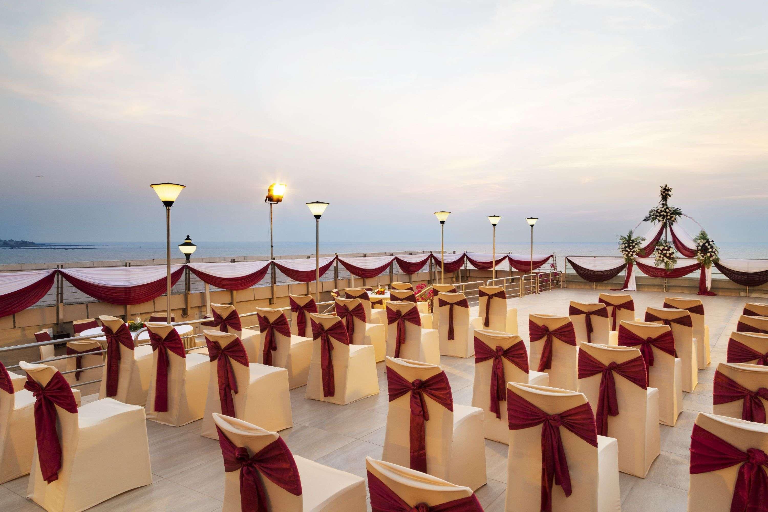 Ramada Plaza By Wyndham Palm Grove Hotel Mumbai Kültér fotó The Royal Terrace