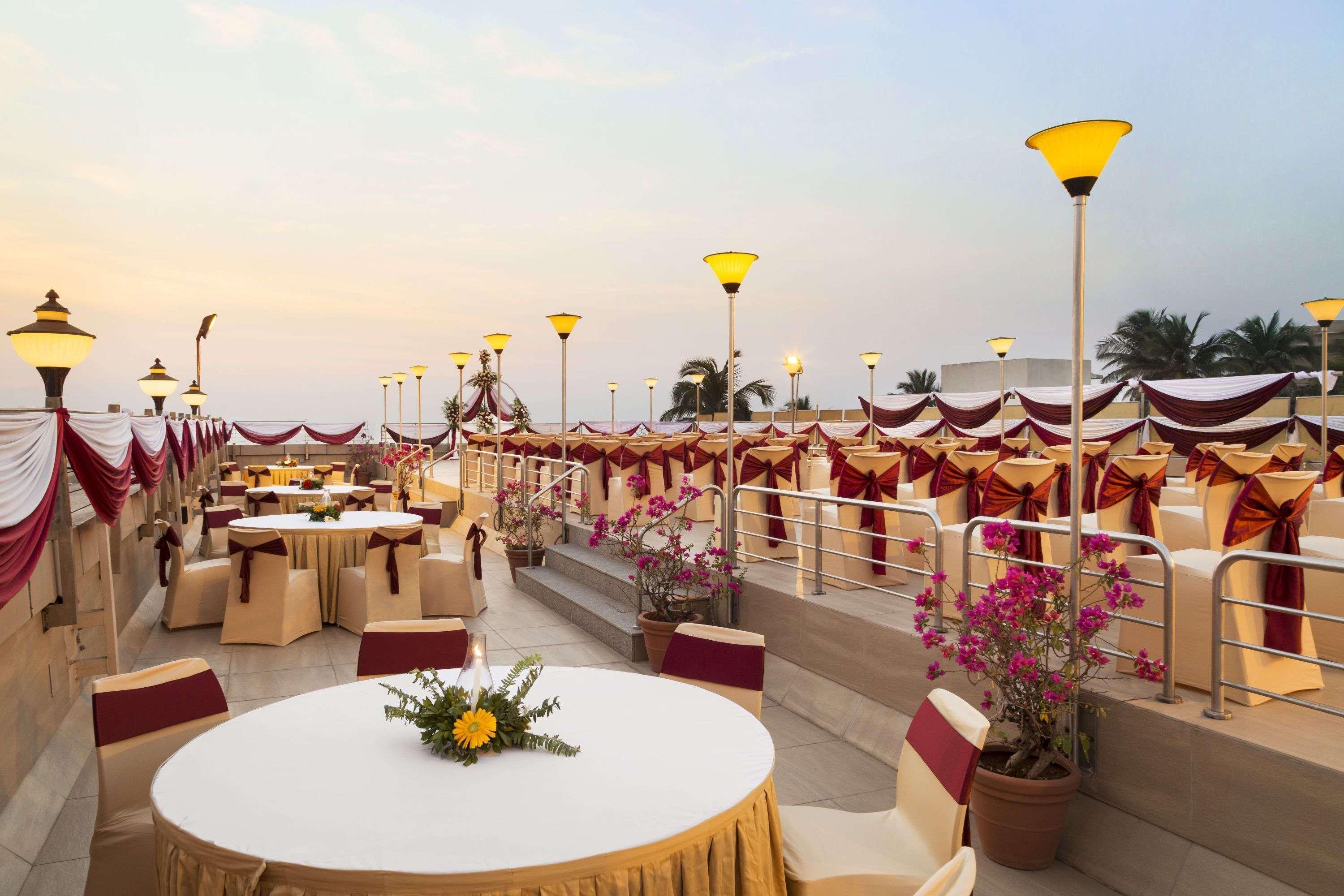 Ramada Plaza By Wyndham Palm Grove Hotel Mumbai Kültér fotó The Royal