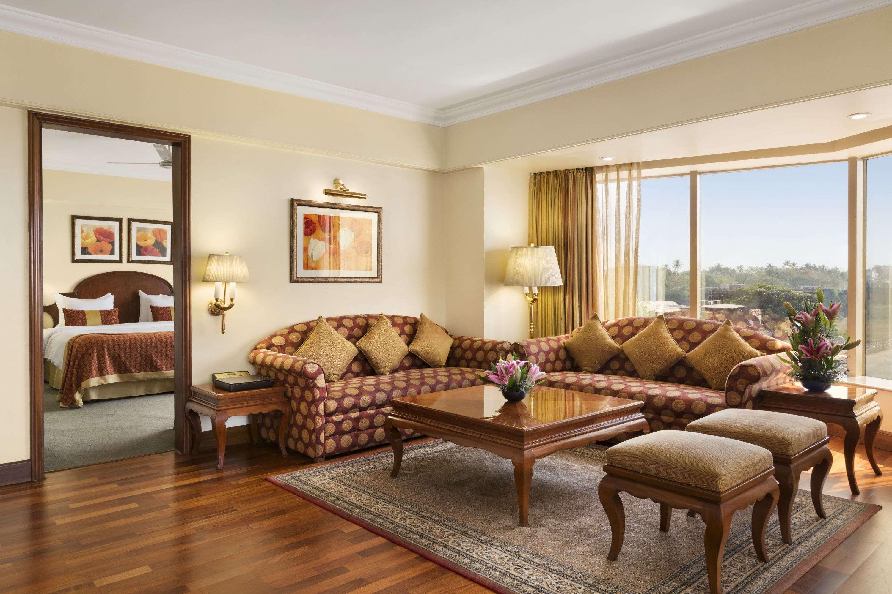 Ramada Plaza By Wyndham Palm Grove Hotel Mumbai Szoba fotó A suite at the Taj Mahal Palace, Mumbai