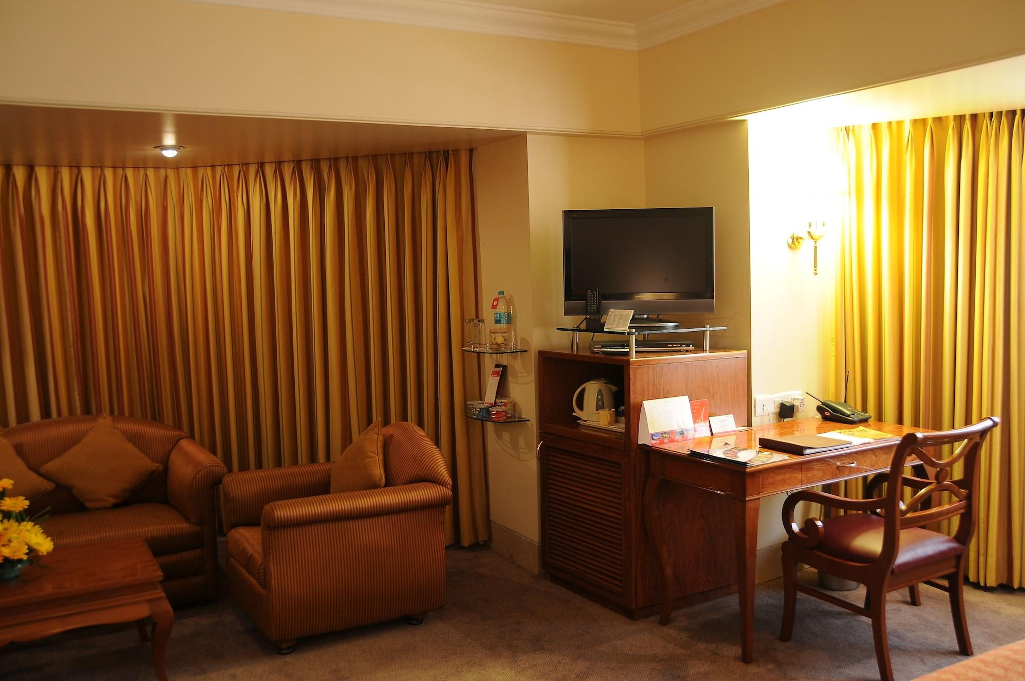 Ramada Plaza By Wyndham Palm Grove Hotel Mumbai Kültér fotó A room at the Taj Bengal