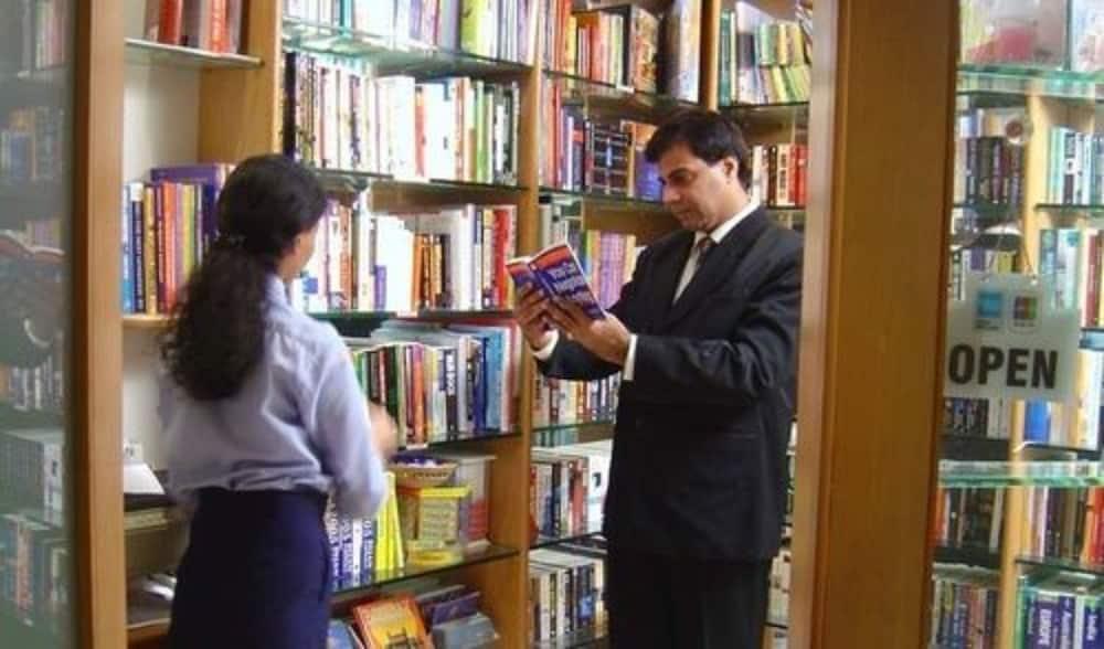 Ramada Plaza By Wyndham Palm Grove Hotel Mumbai Kültér fotó Library