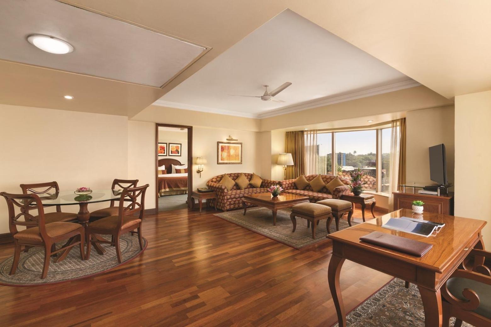Ramada Plaza By Wyndham Palm Grove Hotel Mumbai Kültér fotó