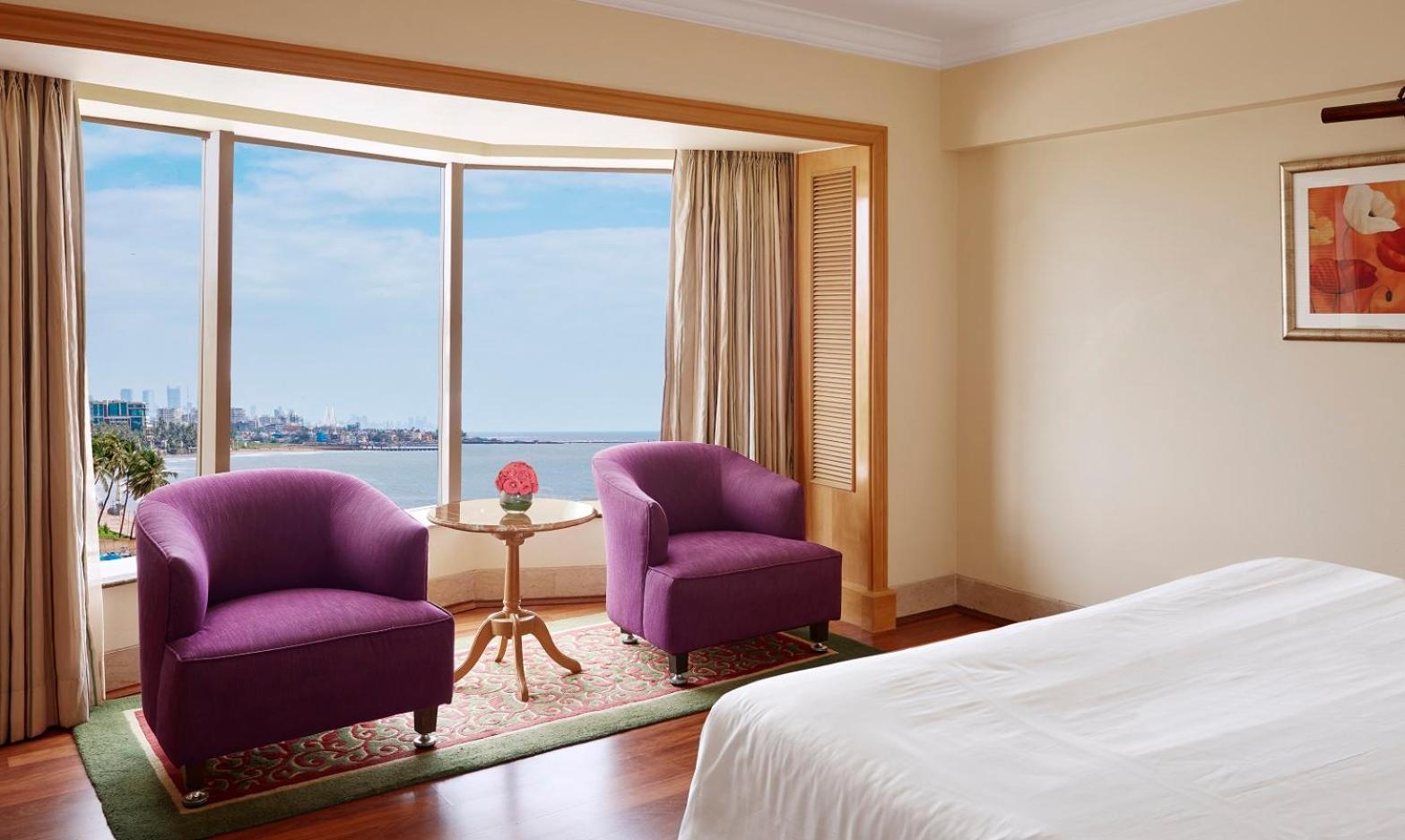 Ramada Plaza By Wyndham Palm Grove Hotel Mumbai Kültér fotó A room at the hotel