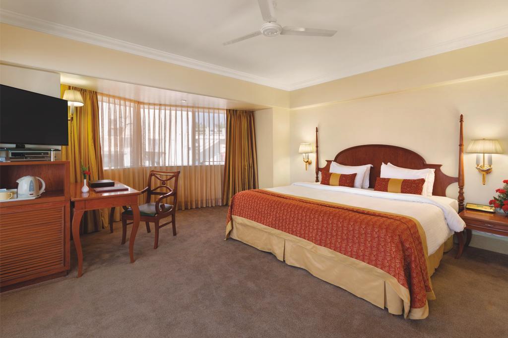 Ramada Plaza By Wyndham Palm Grove Hotel Mumbai Kültér fotó